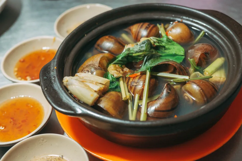 Hạt cà phê đang rang